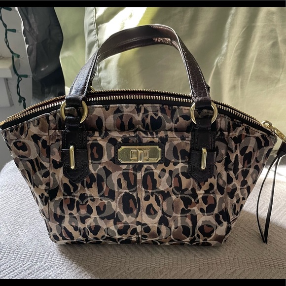 I ♥️this coach bag - Picture 3 of 16